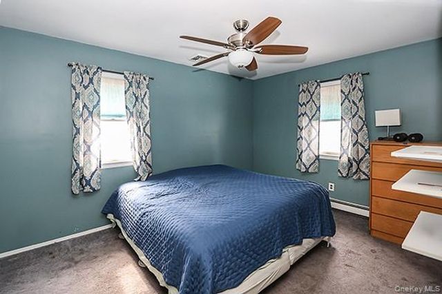 6 Oakdale Avenue, Selden, NY 11784