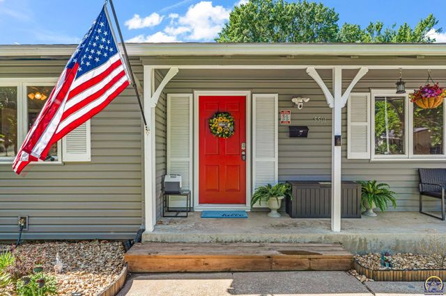 5501 SW 19th ST, Topeka, KS 66604