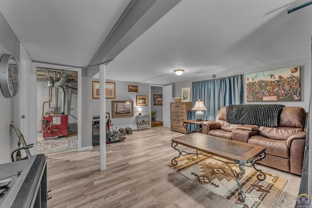 5501 SW 19th ST, Topeka, KS 66604