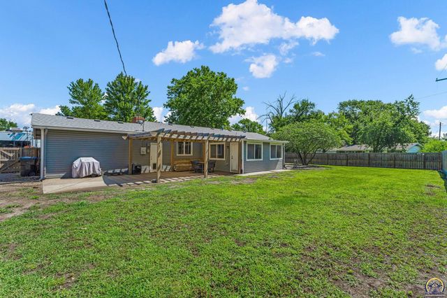 5501 SW 19th ST, Topeka, KS 66604