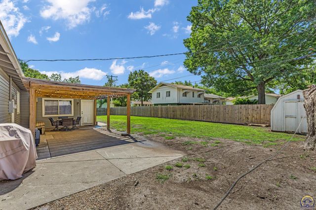 5501 SW 19th ST, Topeka, KS 66604