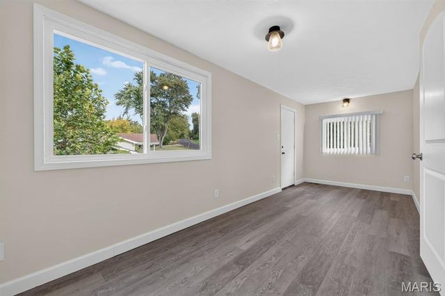 27 Lillian Drive, St Charles, MO 63304