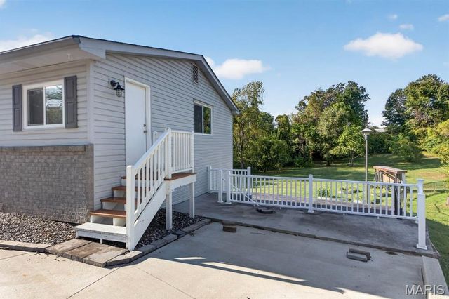 27 Lillian Drive, St Charles, MO 63304