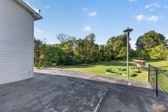 27 Lillian Drive, St Charles, MO 63304