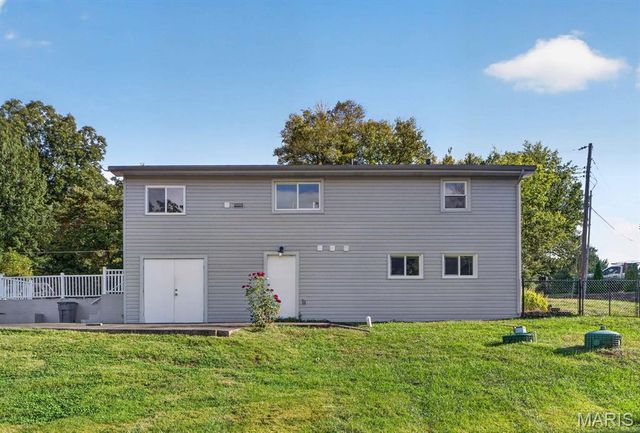 27 Lillian Drive, St Charles, MO 63304
