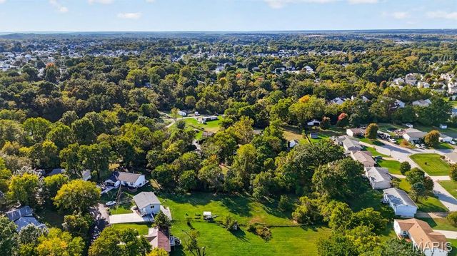 27 Lillian Drive, St Charles, MO 63304
