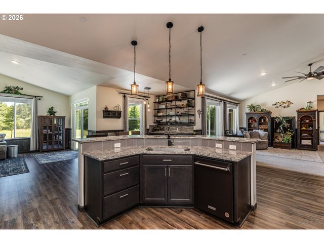 18210 SEIGERT Rd, Vernonia, OR 97064