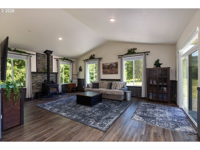 18210 SEIGERT Rd, Vernonia, OR 97064