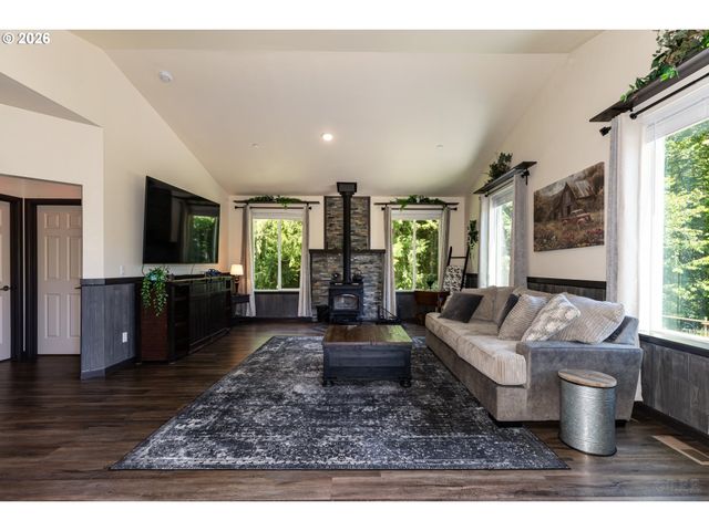 18210 SEIGERT Rd, Vernonia, OR 97064
