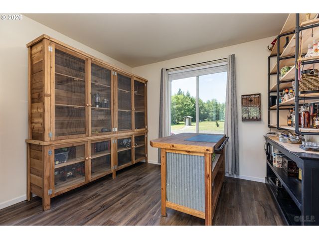 18210 SEIGERT Rd, Vernonia, OR 97064