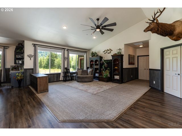 18210 SEIGERT Rd, Vernonia, OR 97064