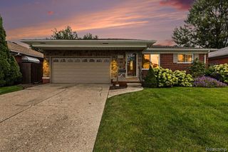 22406 Barton Street, St. Clair Shores, MI 48081