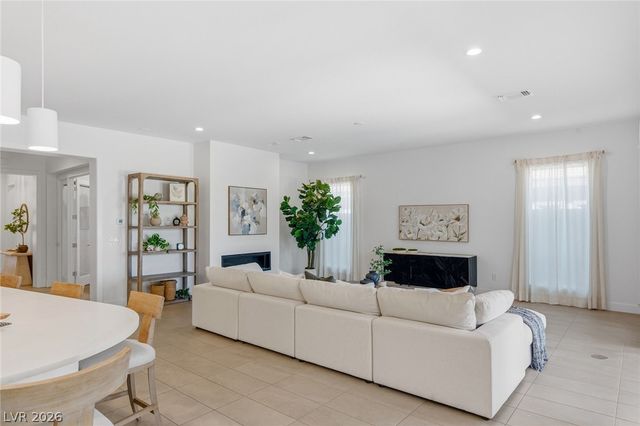 3060 Full Lotus Drive, Las Vegas, NV 89138