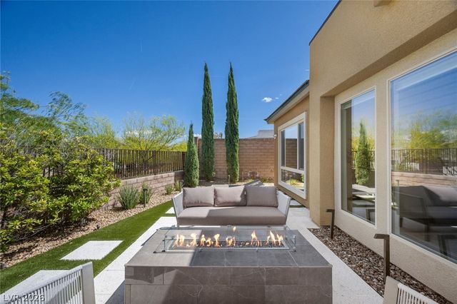 3060 Full Lotus Drive, Las Vegas, NV 89138