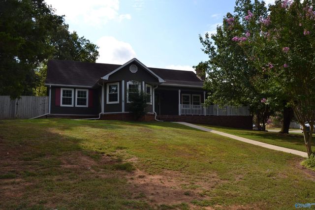 1106 Way Thru The Woods SW, Decatur, AL 35603