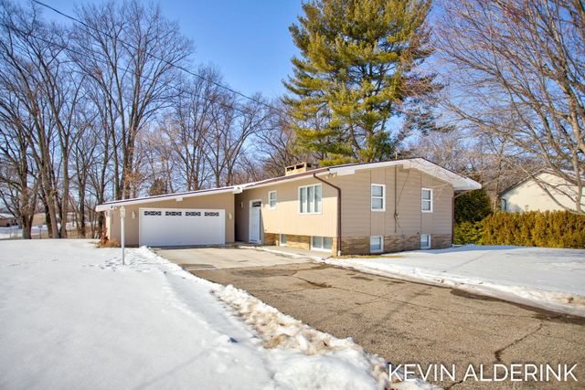 4525 135th Avenue, Hamilton, MI 49419