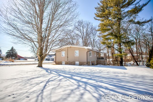 4525 135th Avenue, Hamilton, MI 49419