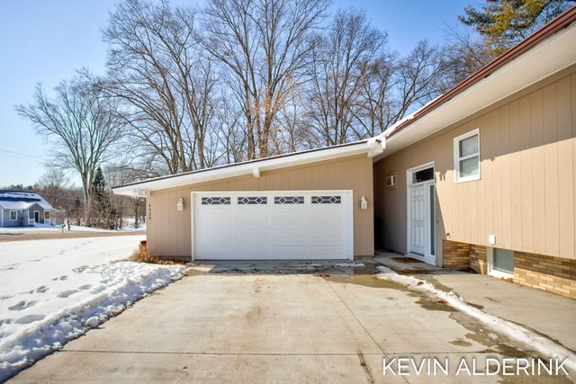 4525 135th Avenue, Hamilton, MI 49419