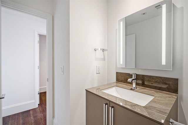 1701 Hermann Drive 34L, Houston, TX 77004