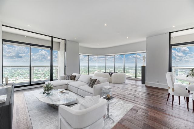 1701 Hermann Drive 34L, Houston, TX 77004