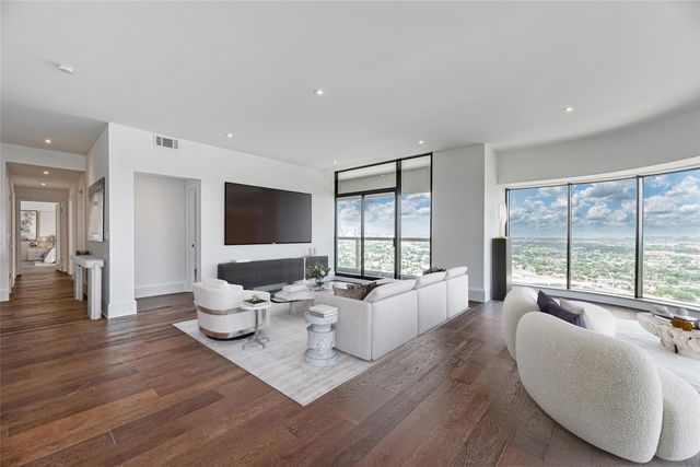 1701 Hermann Drive 34L, Houston, TX 77004