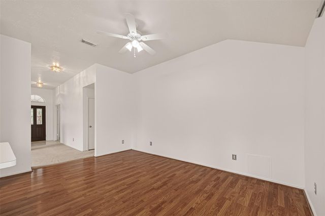 602 W Larkspur Circle, Pearland, TX 77584