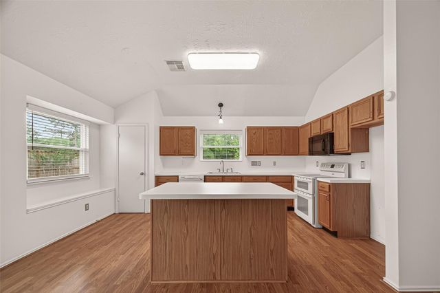 602 W Larkspur Circle, Pearland, TX 77584