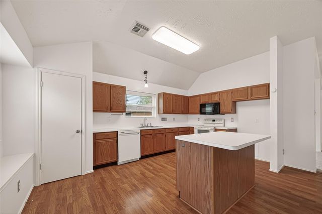 602 W Larkspur Circle, Pearland, TX 77584