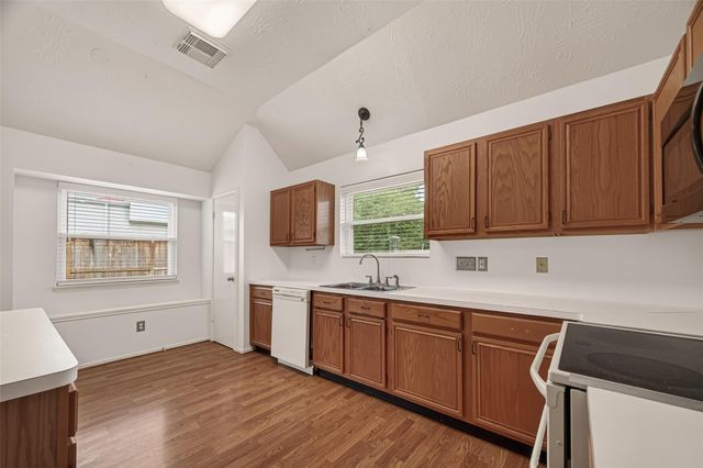 602 W Larkspur Circle, Pearland, TX 77584