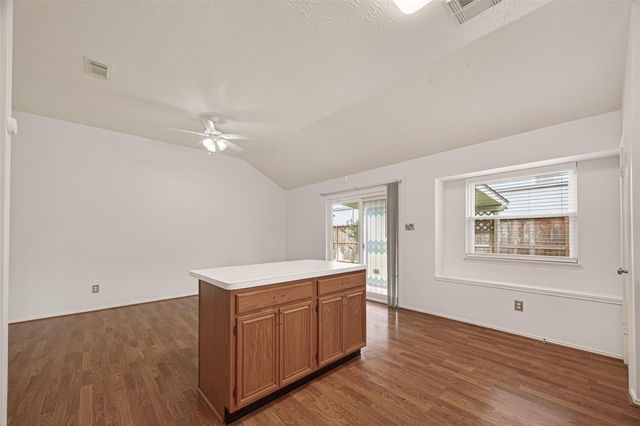 602 W Larkspur Circle, Pearland, TX 77584