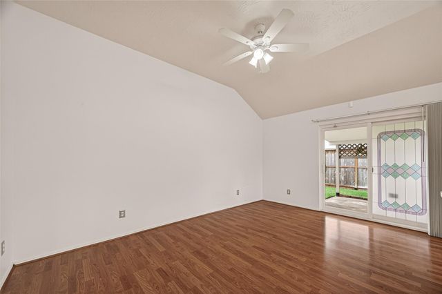 602 W Larkspur Circle, Pearland, TX 77584