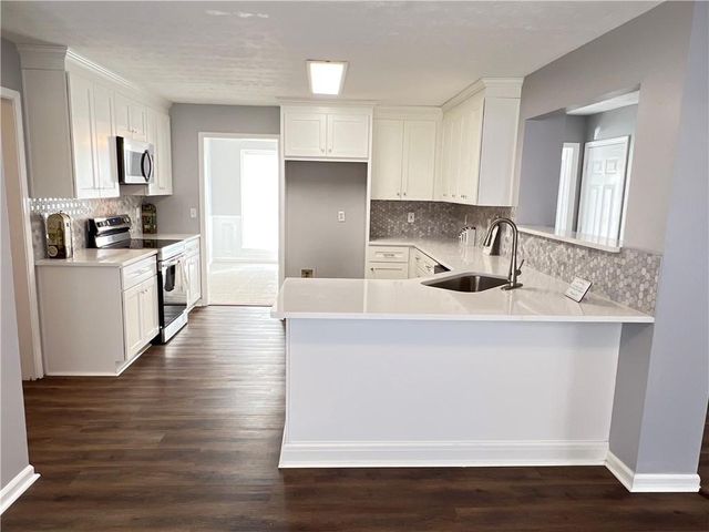 7964 Clearview Circle, Riverdale, GA 30296