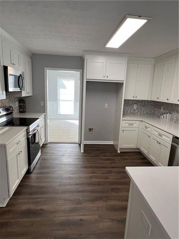 7964 Clearview Circle, Riverdale, GA 30296