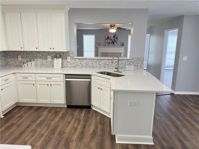 7964 Clearview Circle, Riverdale, GA 30296