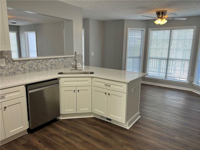 7964 Clearview Circle, Riverdale, GA 30296