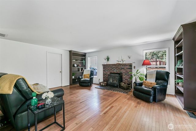 23326 SE 199th Street, Maple Valley, WA 98038