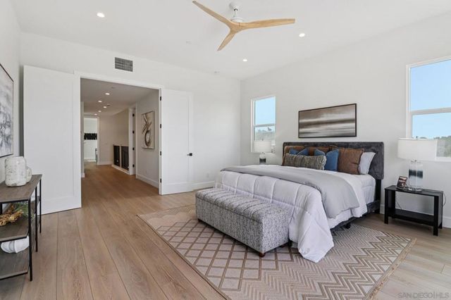 1850 Illion St, San Diego, CA 92110