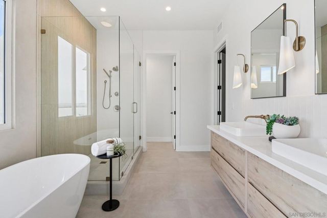 1850 Illion St, San Diego, CA 92110