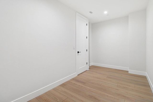 1850 Illion St, San Diego, CA 92110