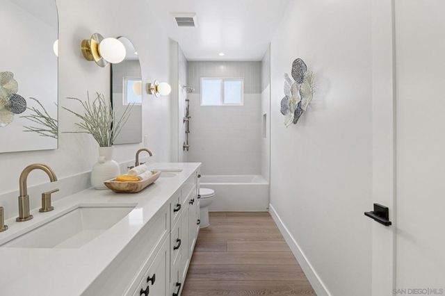 1850 Illion St, San Diego, CA 92110