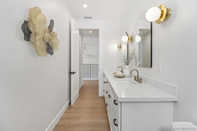 1850 Illion St, San Diego, CA 92110