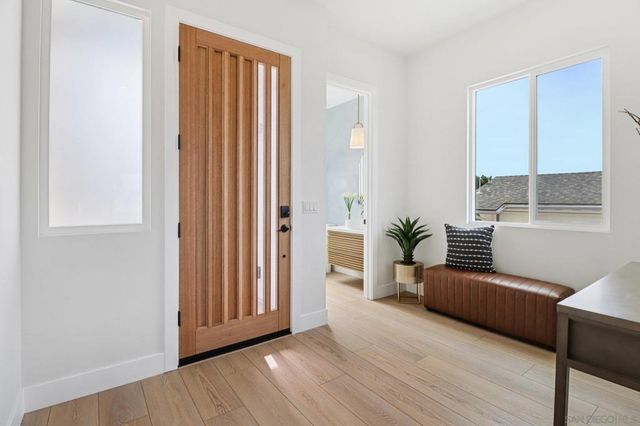 1850 Illion St, San Diego, CA 92110