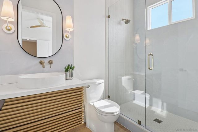 1850 Illion St, San Diego, CA 92110