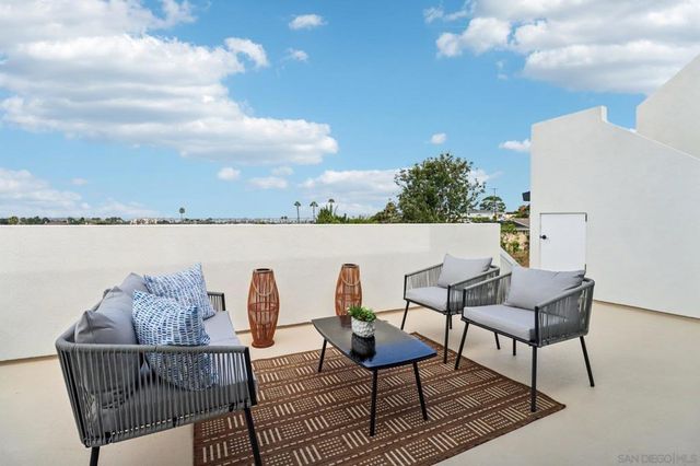 1850 Illion St, San Diego, CA 92110