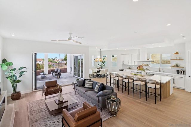 1850 Illion St, San Diego, CA 92110