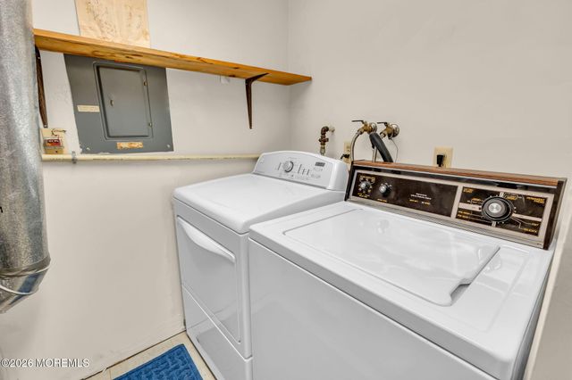 3 Beverly Court, Tinton Falls, NJ 07724