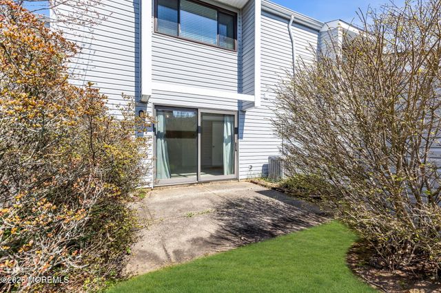 3 Beverly Court, Tinton Falls, NJ 07724