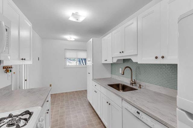 3 Beverly Court, Tinton Falls, NJ 07724