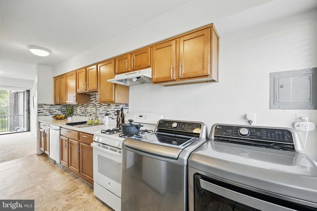 2107 Walsh View Ter # 14-301, Silver Spring, MD 20902