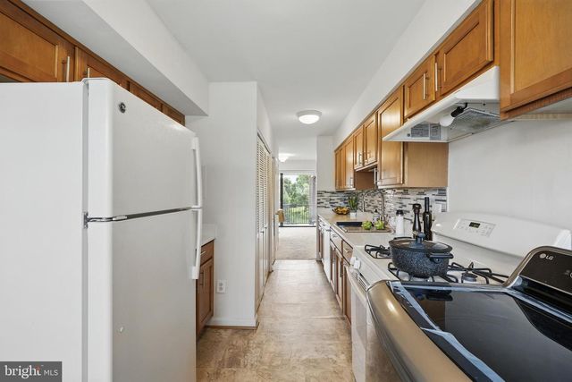 2107 WALSH VIEW TER #14-301 & 304, Silver Spring, MD 20902